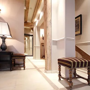 Hotel Saint-louis Marais, Parigi