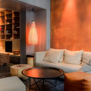 Hotel Hidden, Parigi