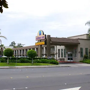 Hotel Queens **
